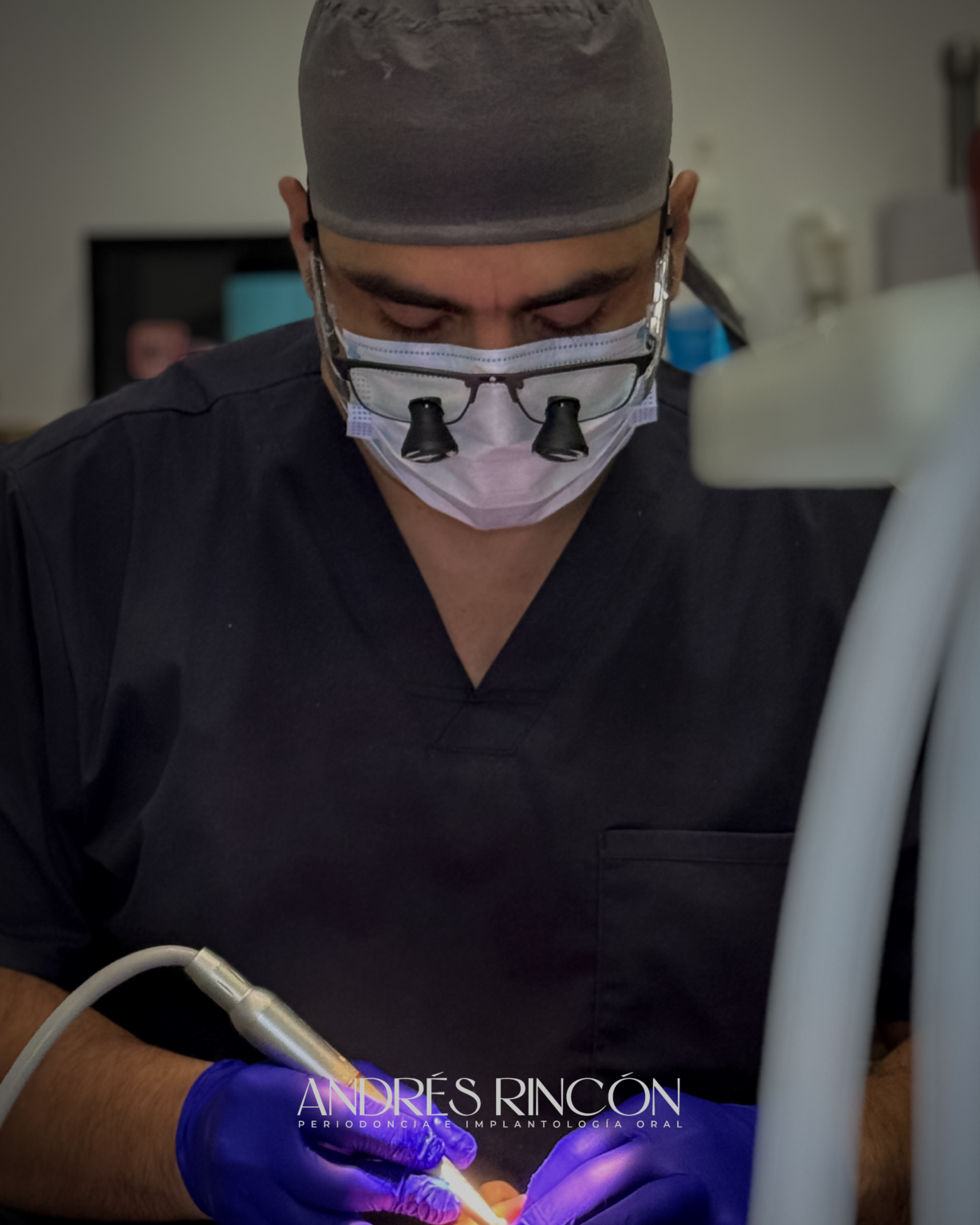 Dr. Andrés Rincón, especialista en implantes dentales en Cali